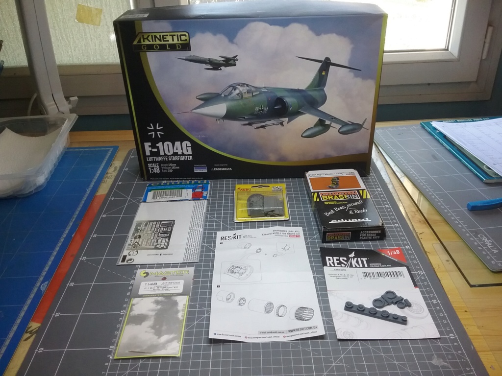 F104G starfighter marine allemande........................... terminé.................... 1/48 KINETIC F104-110
