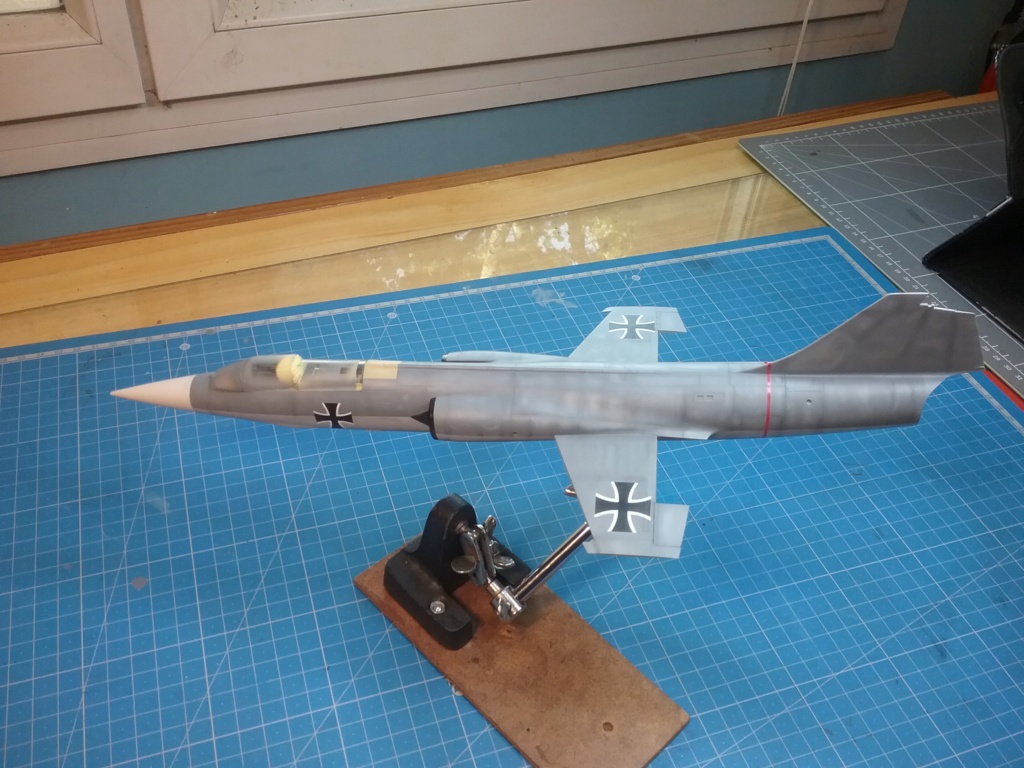 F104G starfighter marine allemande........................... terminé.................... 1/48 KINETIC F104-414