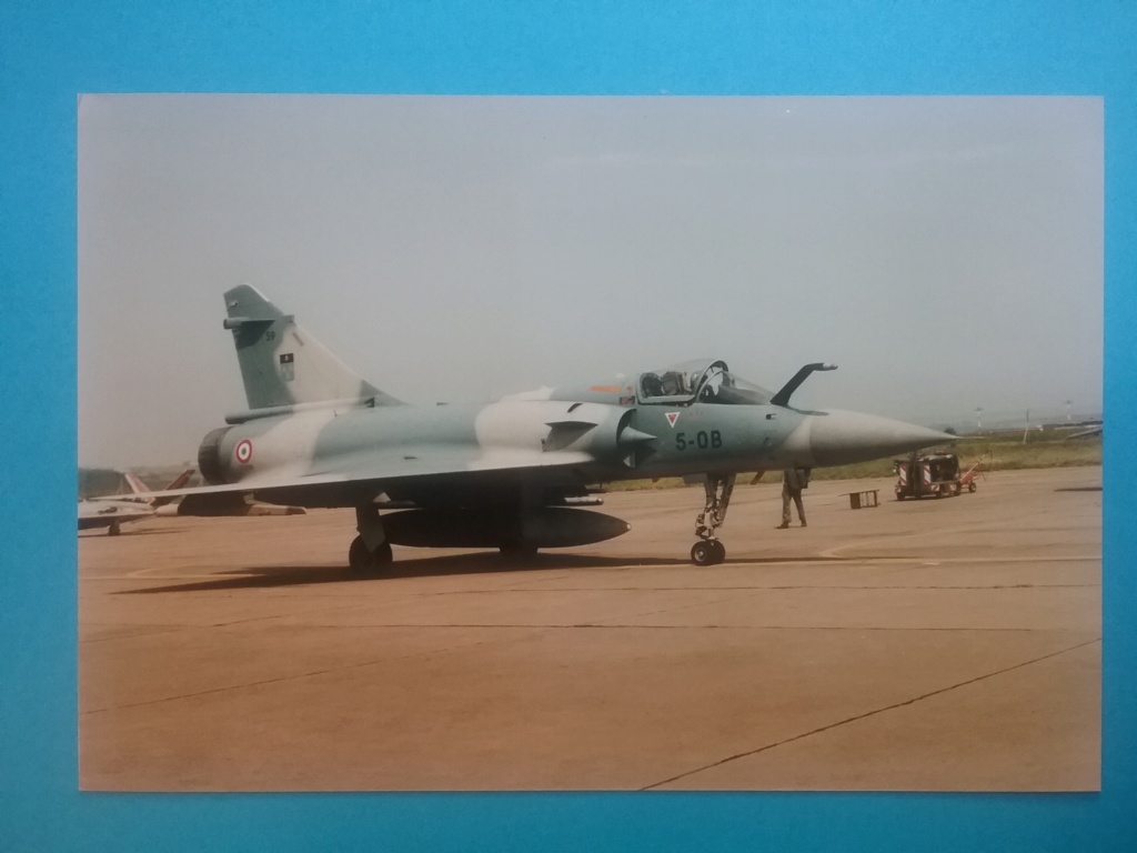 Mirage 2000C  terminé................. modelsvit 1/72 M2000-16