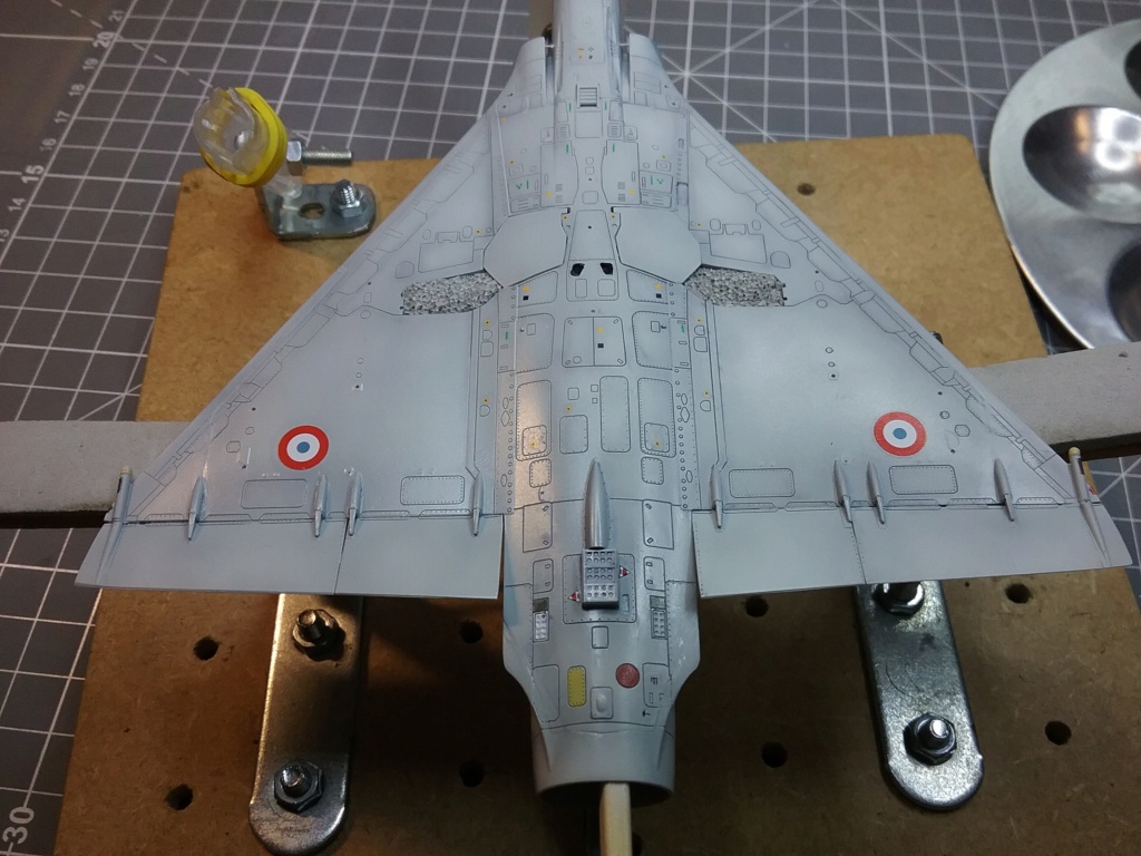 Mirage 2000C  terminé................. modelsvit 1/72 M2000-49