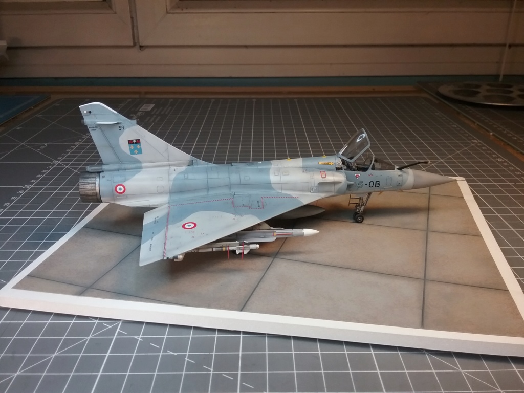 Mirage 2000C  terminé................. modelsvit 1/72 M2000-55