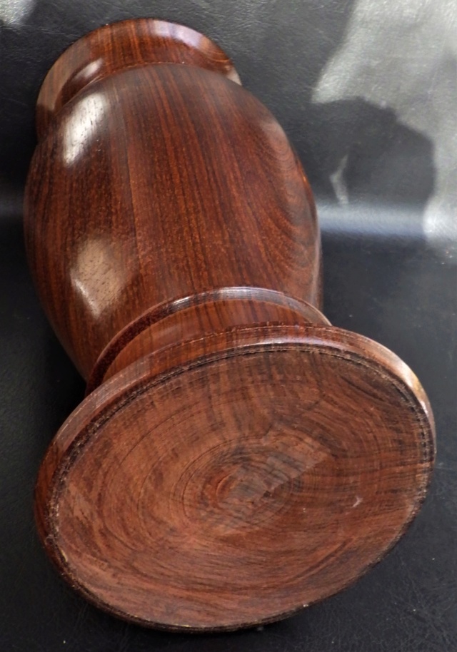 vase en palissandre modéle balustre Rimg2337