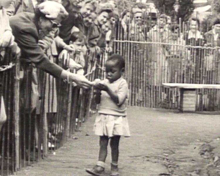 En 1958, les belges ont exposé 267 Congolais dans un zoo humains Zooh310