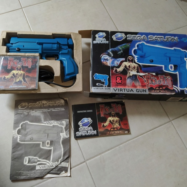 [VDS] lot Sega Saturn + 18 Jeux + Virtua Gun en boite - Delotage 1110