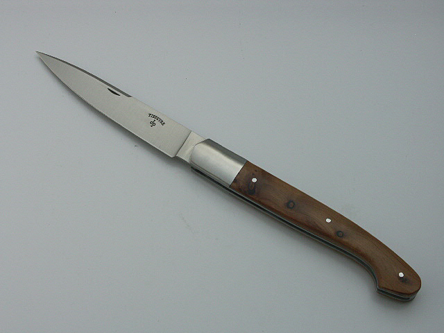 les couteaux de plus de 12 cm  Pyrene11