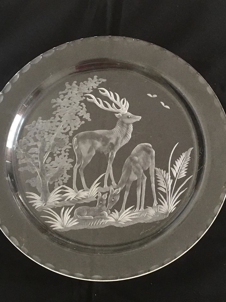 Help needed with ID of signed piece Glass_11
