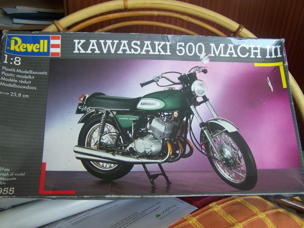[REVELL] KAWA 500 MACH III 1/8ème Réf 07955 - terminé 101_3012