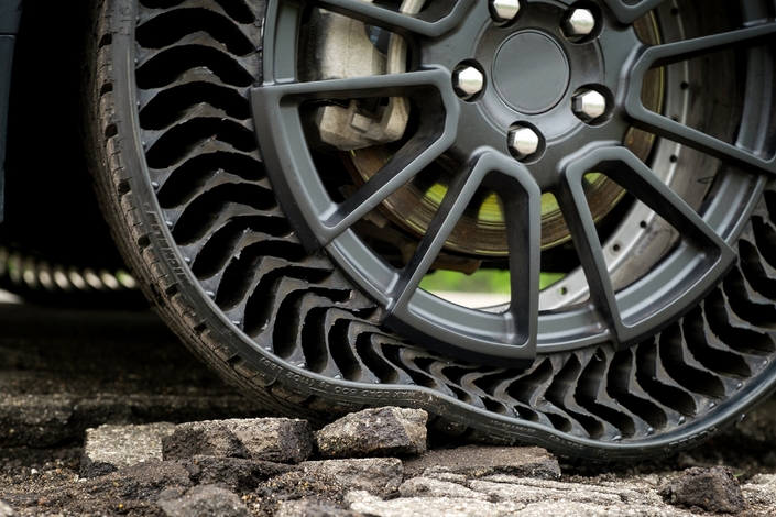 Et Michelin inventa le pneu increvable sans air 3-mich10