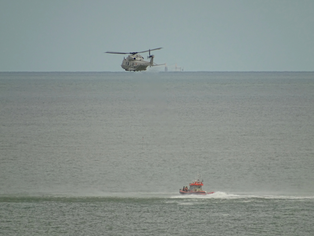 Exercices de sauvetage en mer avec présense du NH90 (juillet 2020) P_08010