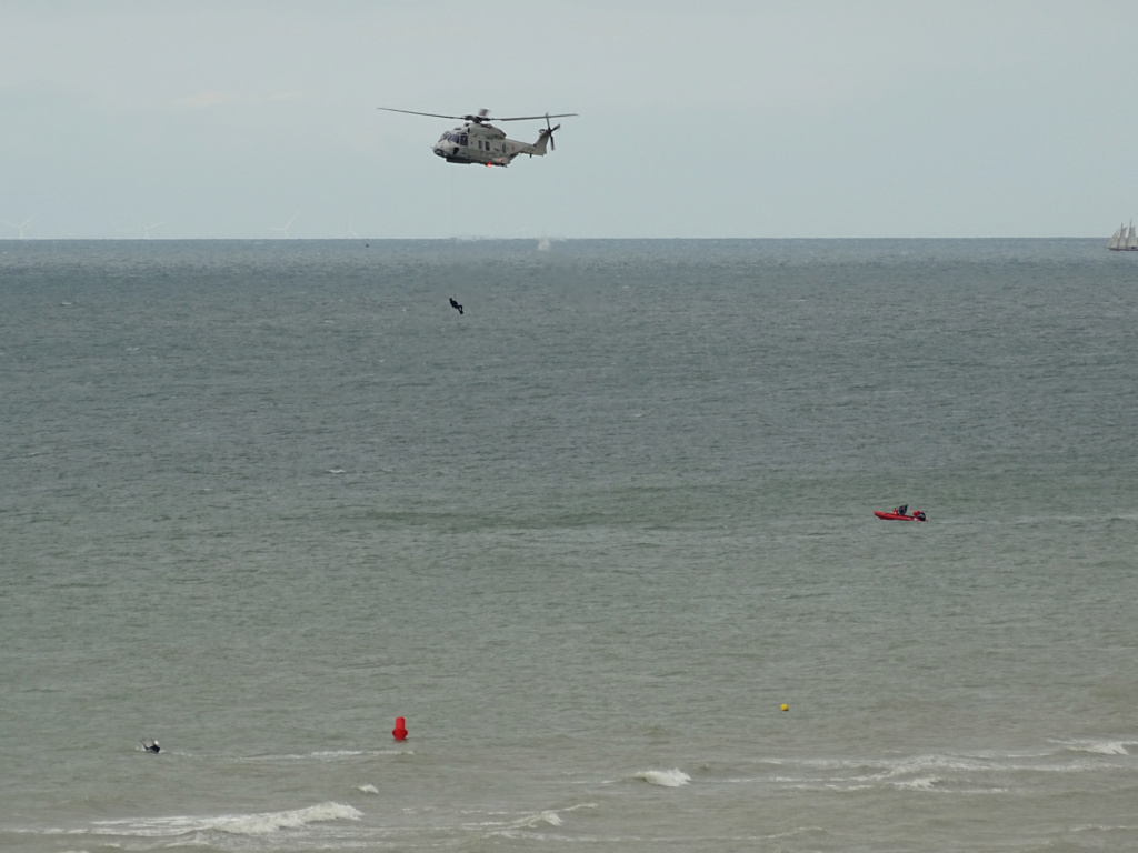 Exercices de sauvetage en mer avec présense du NH90 (juillet 2020) P_36710