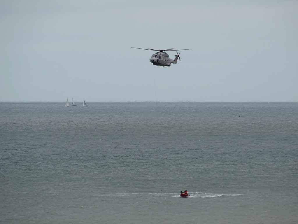 Exercices de sauvetage en mer avec présense du NH90 (juillet 2020) P_37910