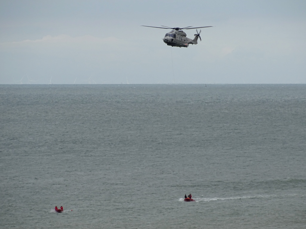 Exercices de sauvetage en mer avec présense du NH90 (juillet 2020) P_38310