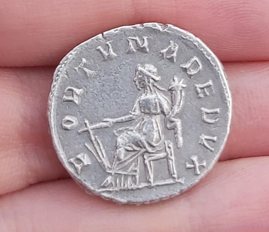 Antoniniano de Gordiano III. FORTVNA REDVX. Fortuna sedente a izq. Antioch. Antoni14