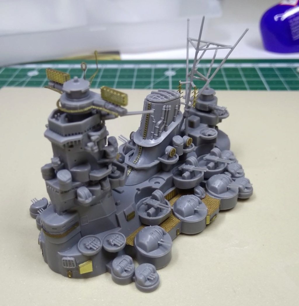 IJN Yamato Tamiya 1/700e + PE Eduard - Page 2 Yamato11
