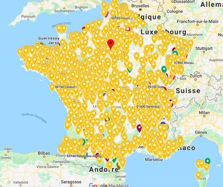 La France prie en public des dizaines de milliers de lumières s'allument  pour tous partout  Captur31