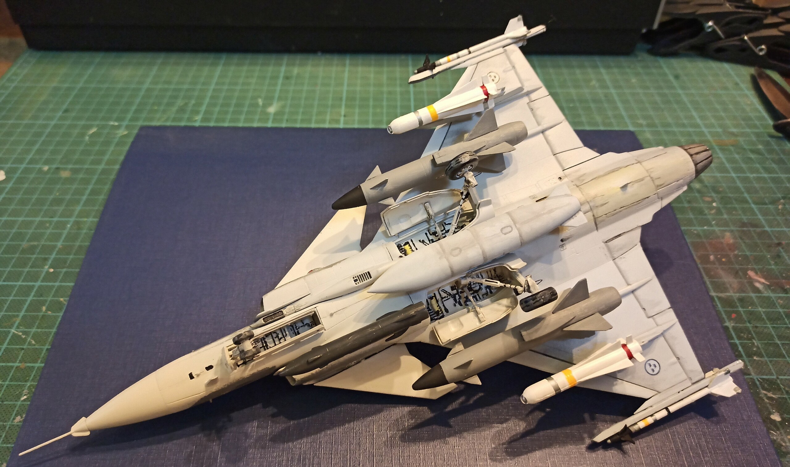 Saab JAS 39 Gripen A/B [Italeri Carson 1/48°] de Philippe R. DAVID Img_2619