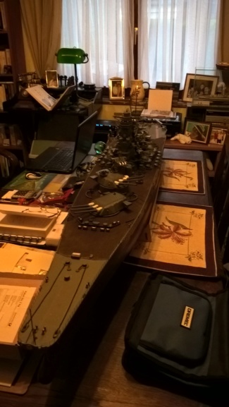 Yamato, un jour de janvier 1945 Modèle RC au 1/150 dans sa vitrine d'exposition Wp_20122