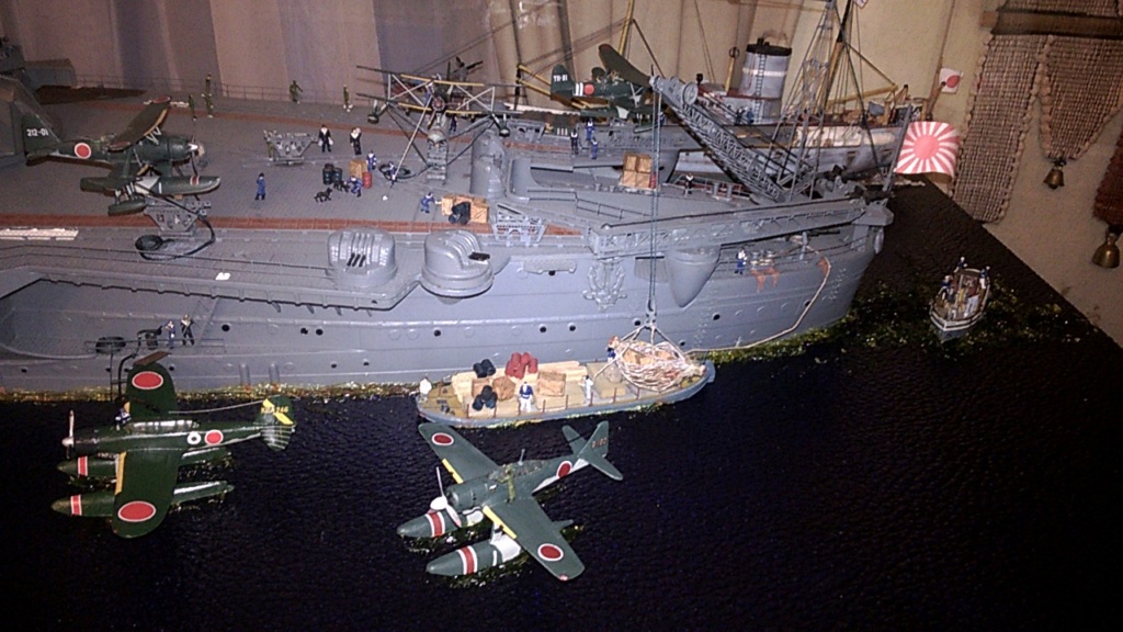 Yamato, un jour de janvier 1945 Modèle RC au 1/150 dans sa vitrine d'exposition - Page 2 Wp_20218