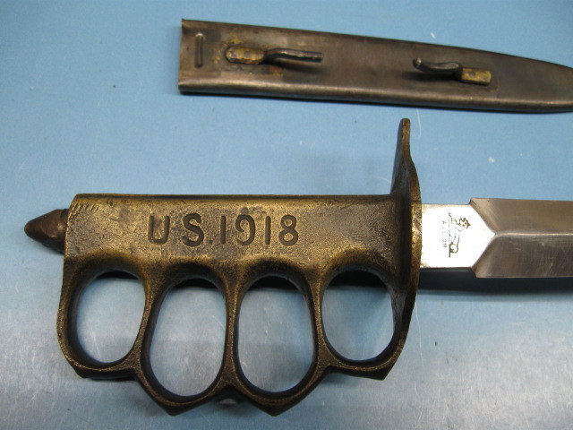 Trench kniff 1918, Selle military 19b10