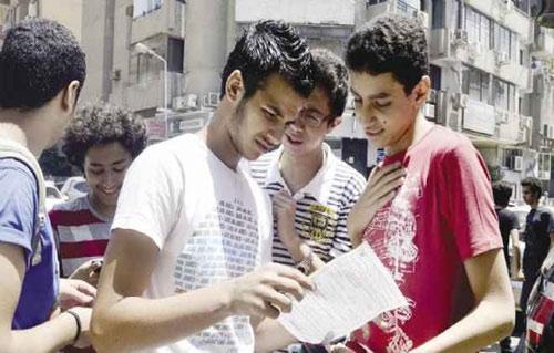 محافظ القاهرة يقرر النزول بدرجات قبول الثانوي العام إلى 232 درجة 2014-610