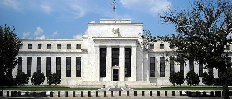حديث الساعة -كيف تتأثر مصر برفع أسعار الفائدة في أمريكا؟ 2018_111