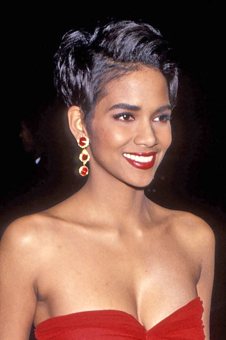 Beautiful pics of actress Halle Berry 1992-g10