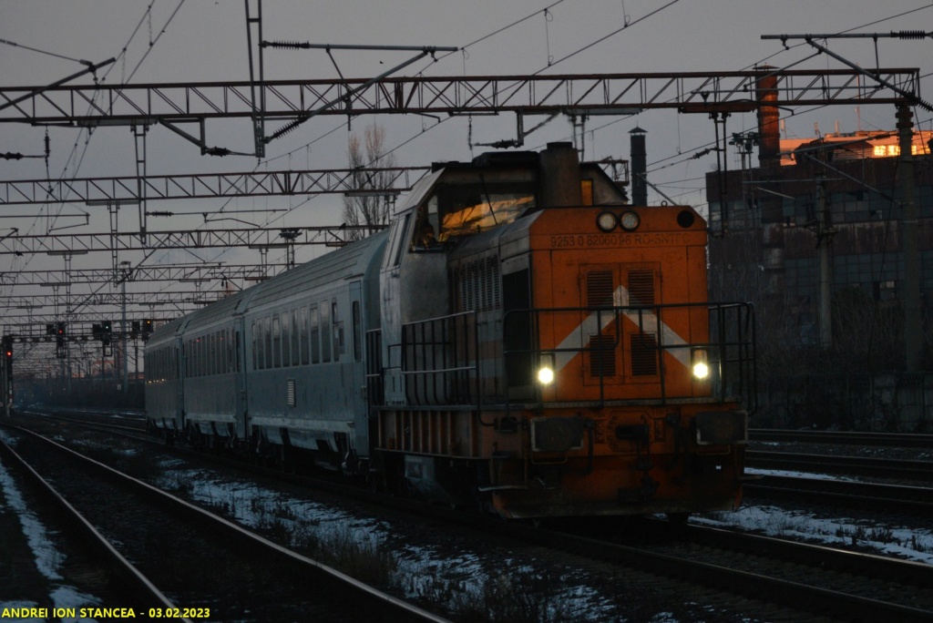 Locomotive diesel hidraulice seriile 80-81-82 (LDH 125) 820_6010