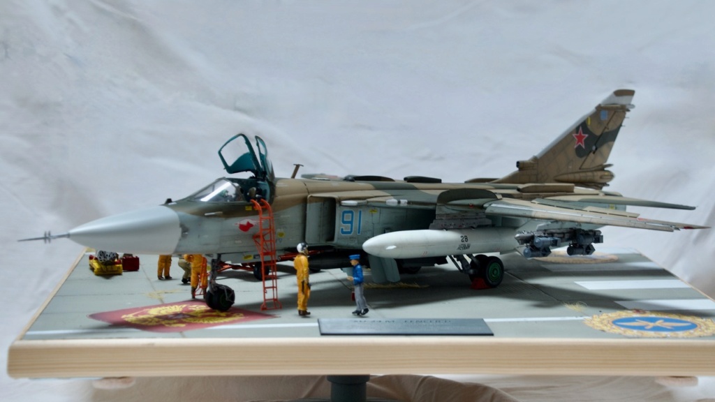 SU-24M au 1:48 de Trumpeter par Eric 33 08-su210