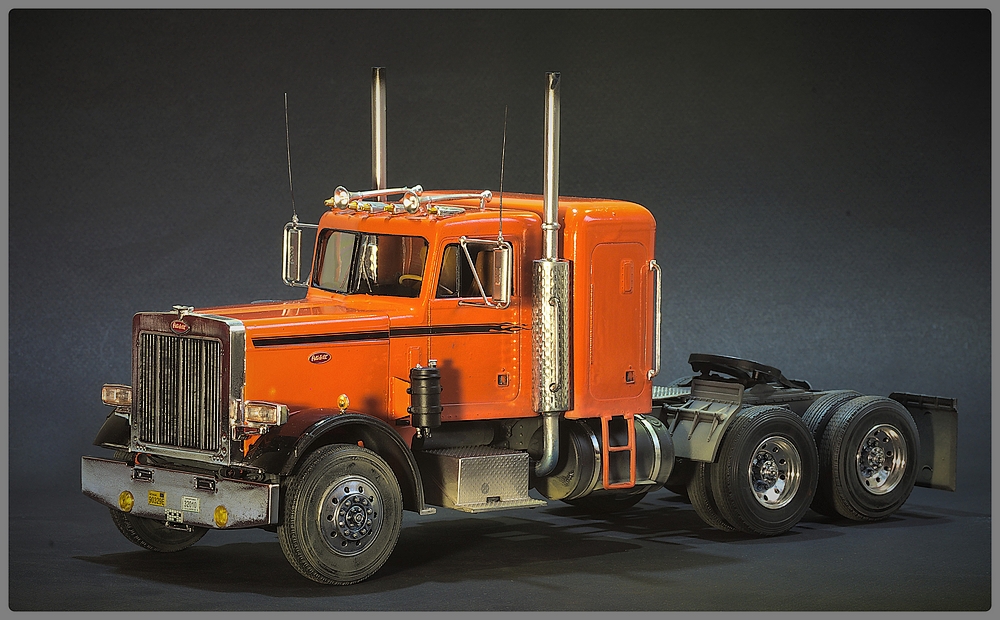 [ Revell ] 1/25 Peterbilt 359  Photos du modèle terminé. Imgp0117