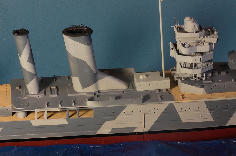 [TRUMPETER ] Croiseur lourd HMS YORK 1/350ème Réf 05351 Imgp1320