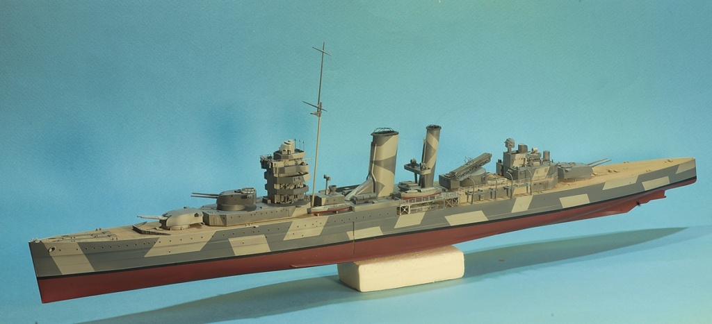 [TRUMPETER ] Croiseur lourd HMS YORK 1/350ème Réf 05351 Imgp1328