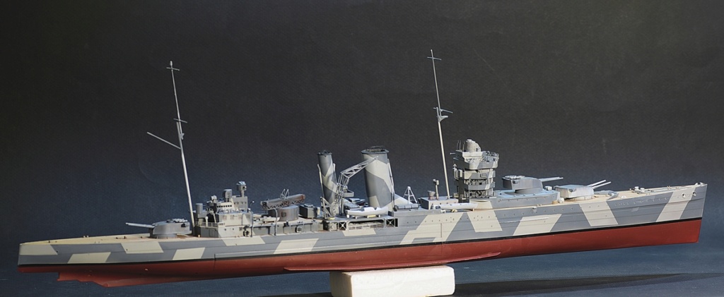 [TRUMPETER ] Croiseur lourd HMS YORK 1/350ème Réf 05351 Imgp1332