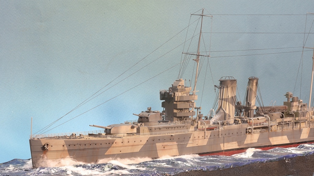 [TRUMPETER ] Croiseur lourd HMS YORK 1/350ème Réf 05351 Imgp1335