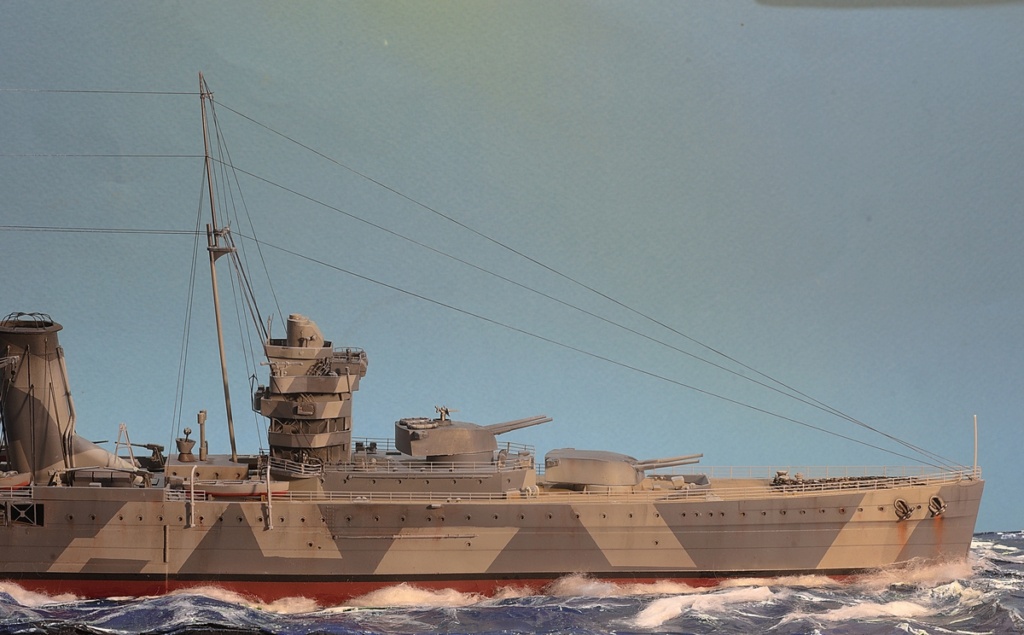 [TRUMPETER ] Croiseur lourd HMS YORK 1/350ème Réf 05351 Imgp1337