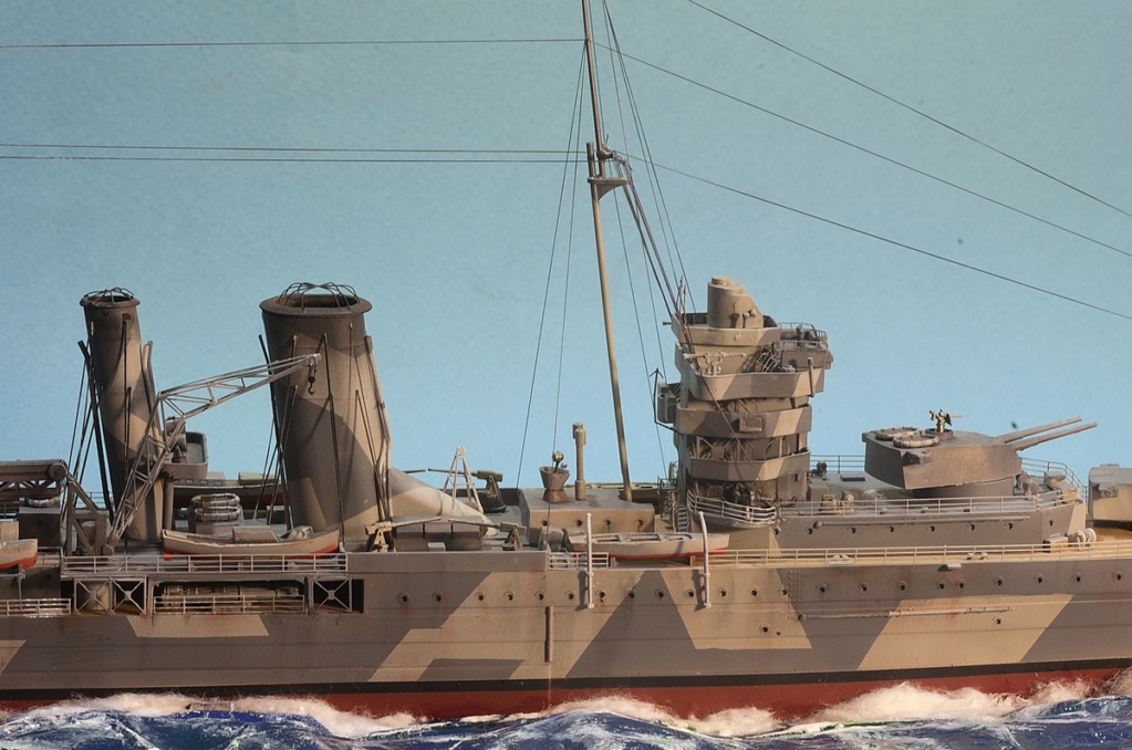 [TRUMPETER ] Croiseur lourd HMS YORK 1/350ème Réf 05351 Imgp1339
