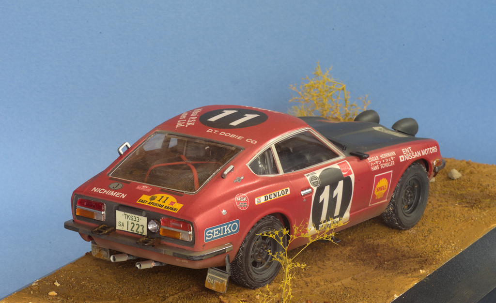 [Hasegawa] 1/24 - Datsun 240 Z 1er Safari rallye 1971 Imgp2375