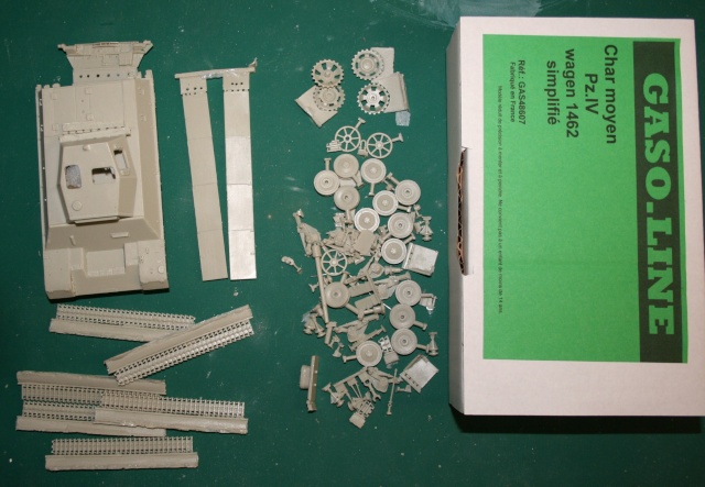 Panzer Einheitsfahrgestell III/IV 1/48e Img_5210