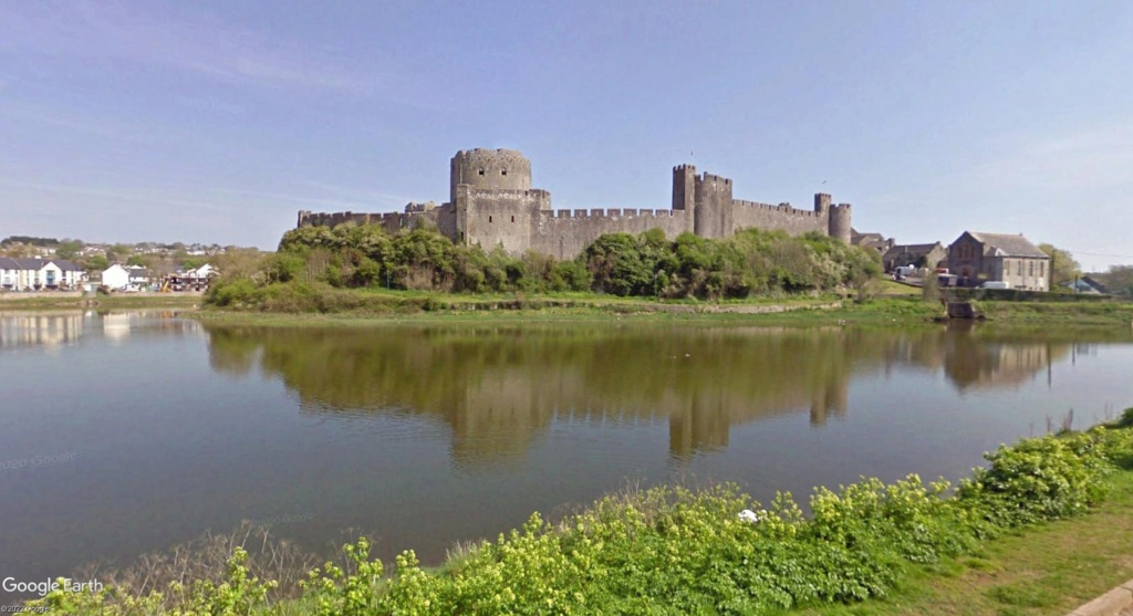 Château de Pembroke et carte géante du Pays de Galles Chzete30