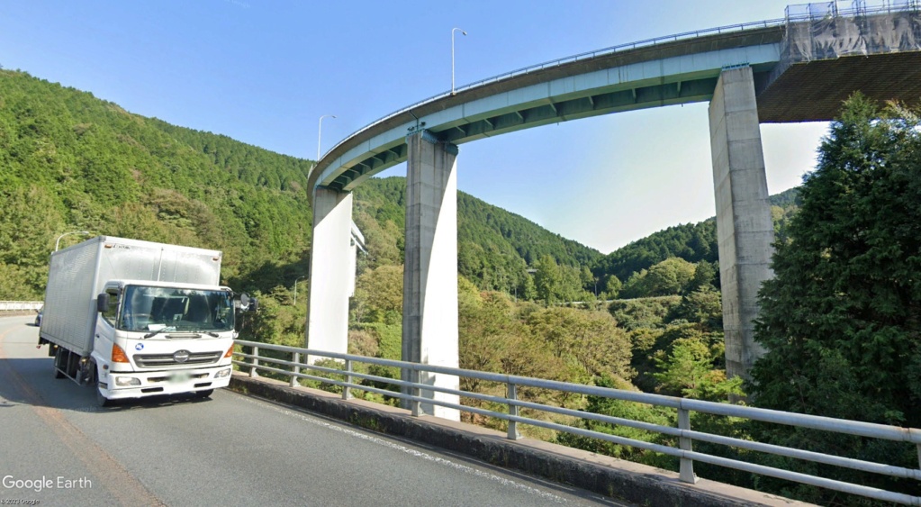 Hitoyoshi Loop Bridge, Japon : un tourniquet en montagne ! Jap3310