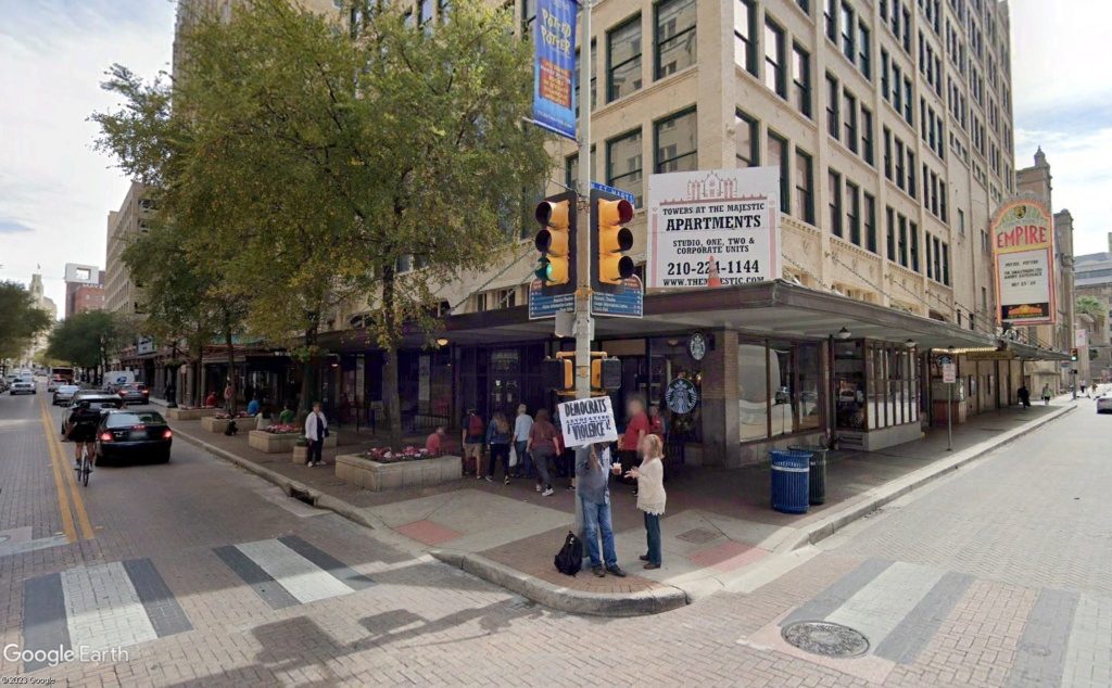 STREET VIEW: les manifestations dans le Monde vues de la caméra des "Google Cars" - Page 4 Jhh11