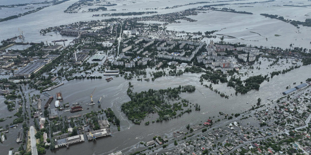 Le Dniepr et la destruction du barrage de Kakhovka Kh310