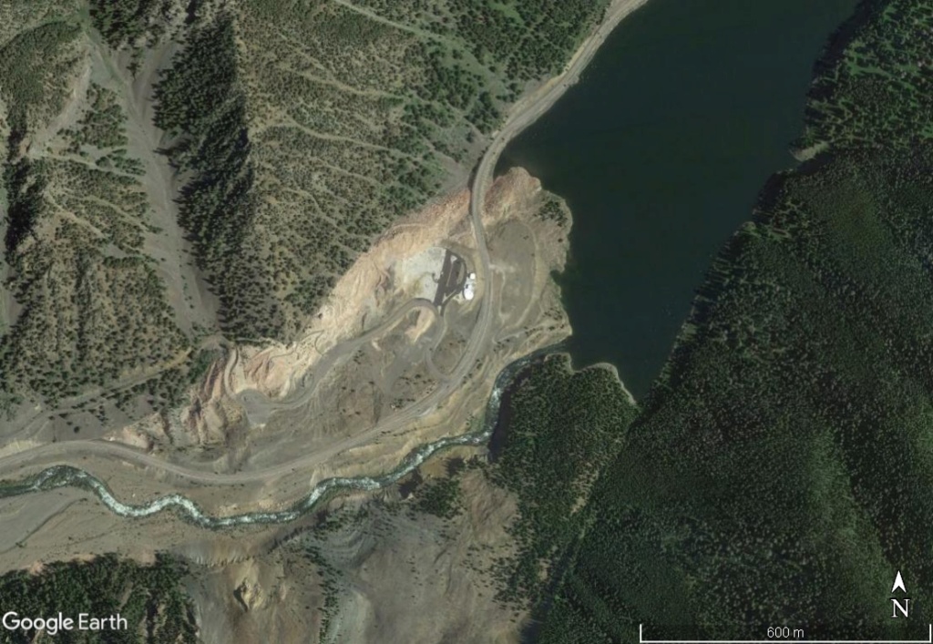 Lac Quake, Montana : créé suite à un tremblement de terre, idéal pour une petite partie de hockey Lacf10