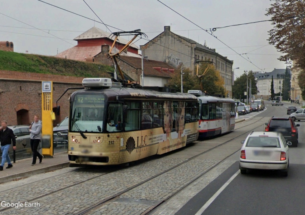 STREET VIEW : les tramways en action - Page 7 Olomfg10