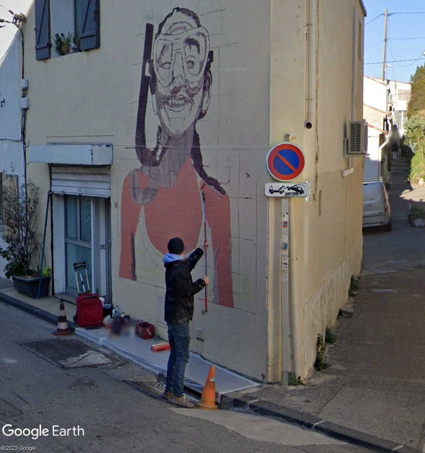 FRESQUE à Marseille : l'artiste au travail Rhul1f10