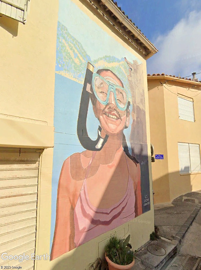 FRESQUE à Marseille : l'artiste au travail Rhul1f12