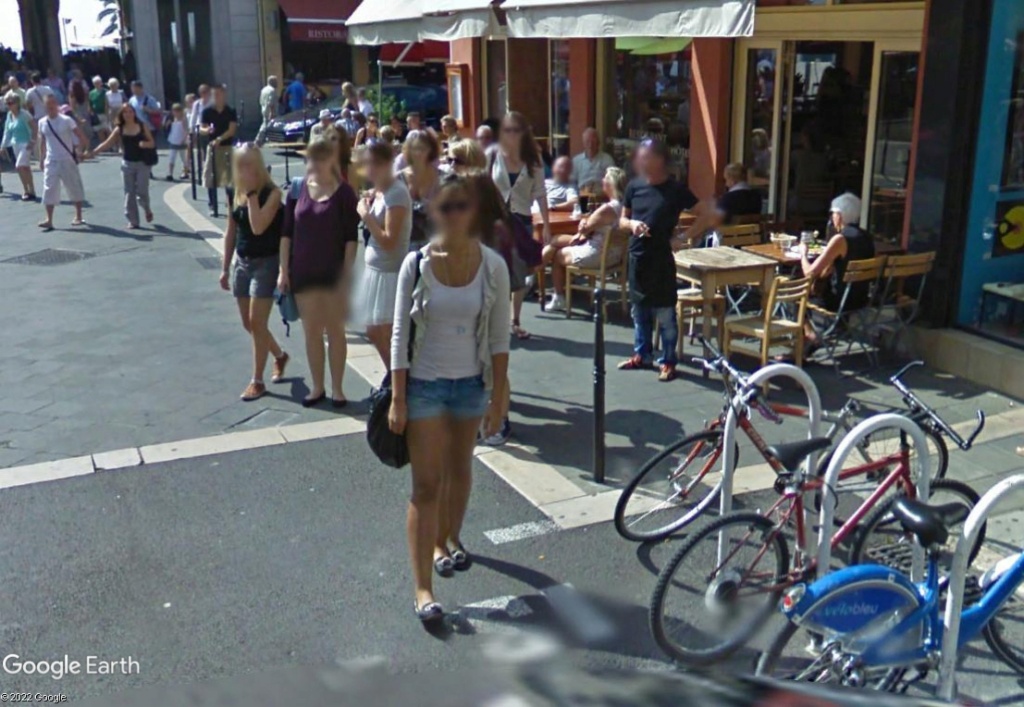 STREET VIEW : Bugs, collages, défauts dans l'image - Page 8 Soeur10