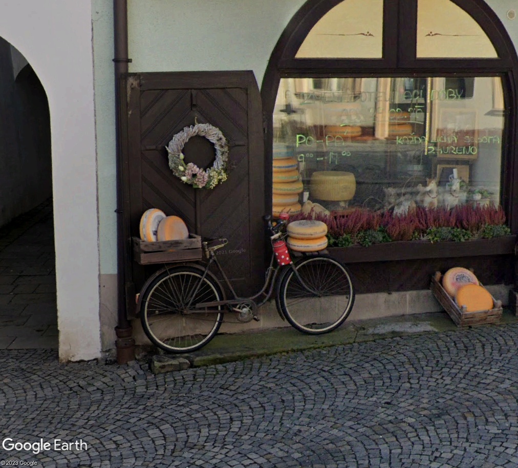 STREET VIEW : Les vélos décoratifs Truukm10