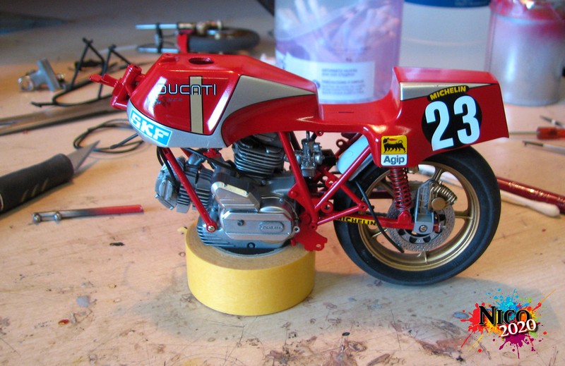 [Tamiya 1/12°] Ducati 900 NCR - Page 5 Img_0390