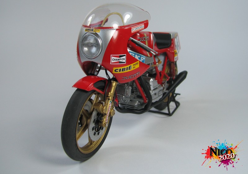 [Tamiya 1/12°] Ducati 900 NCR - Page 6 Img_0408
