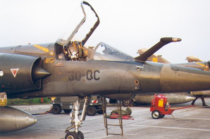 [Kitty Hawk] 1/48 - Dassault MIRAGE  F1CT du Normandie Niémen   - Page 14 229_3010